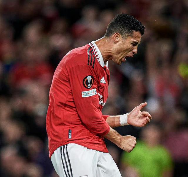 C罗迎来七赛季出色发挥，切尔西观众热烈欢呼！气势如虹延续的简单介绍