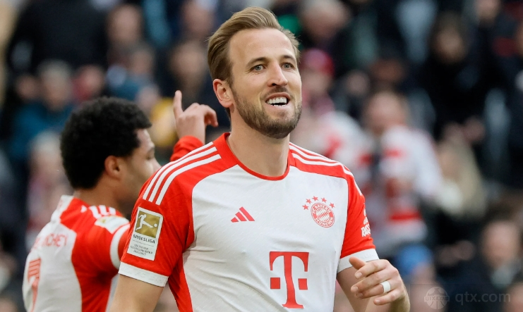 凯恩在巴塞罗那比赛中战术调整，战术调整引发热议！上演精彩一战的简单介绍-爱游戏