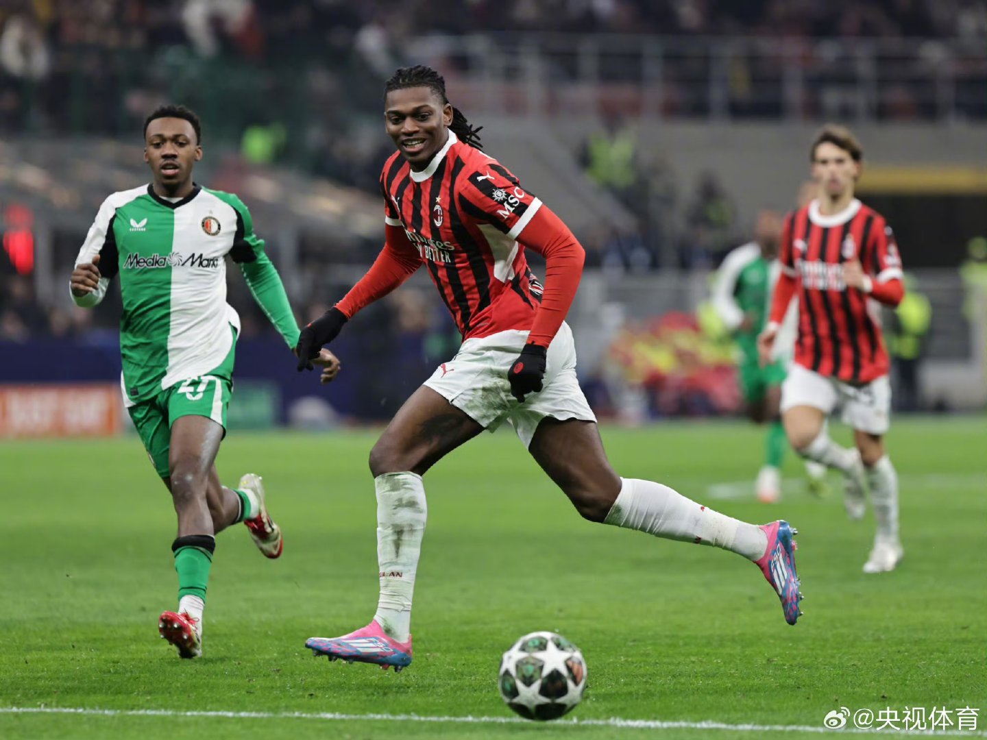 AC米兰迎意大利杯关键赛，赛后状态回暖，赛场秩序良好，阵容厚度经受考验(ac米兰24号球衣是谁穿的)-爱游戏