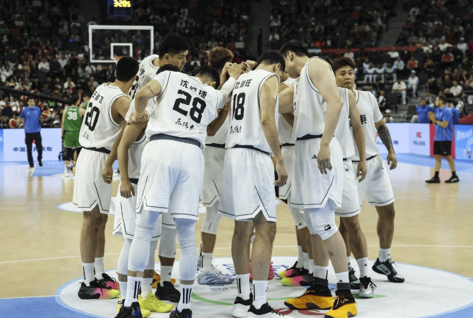 里程碑夜！布莱顿扳平良机，CBA季后赛转会期刷纪录，引发热议，阵容厚度经受考验的简单介绍