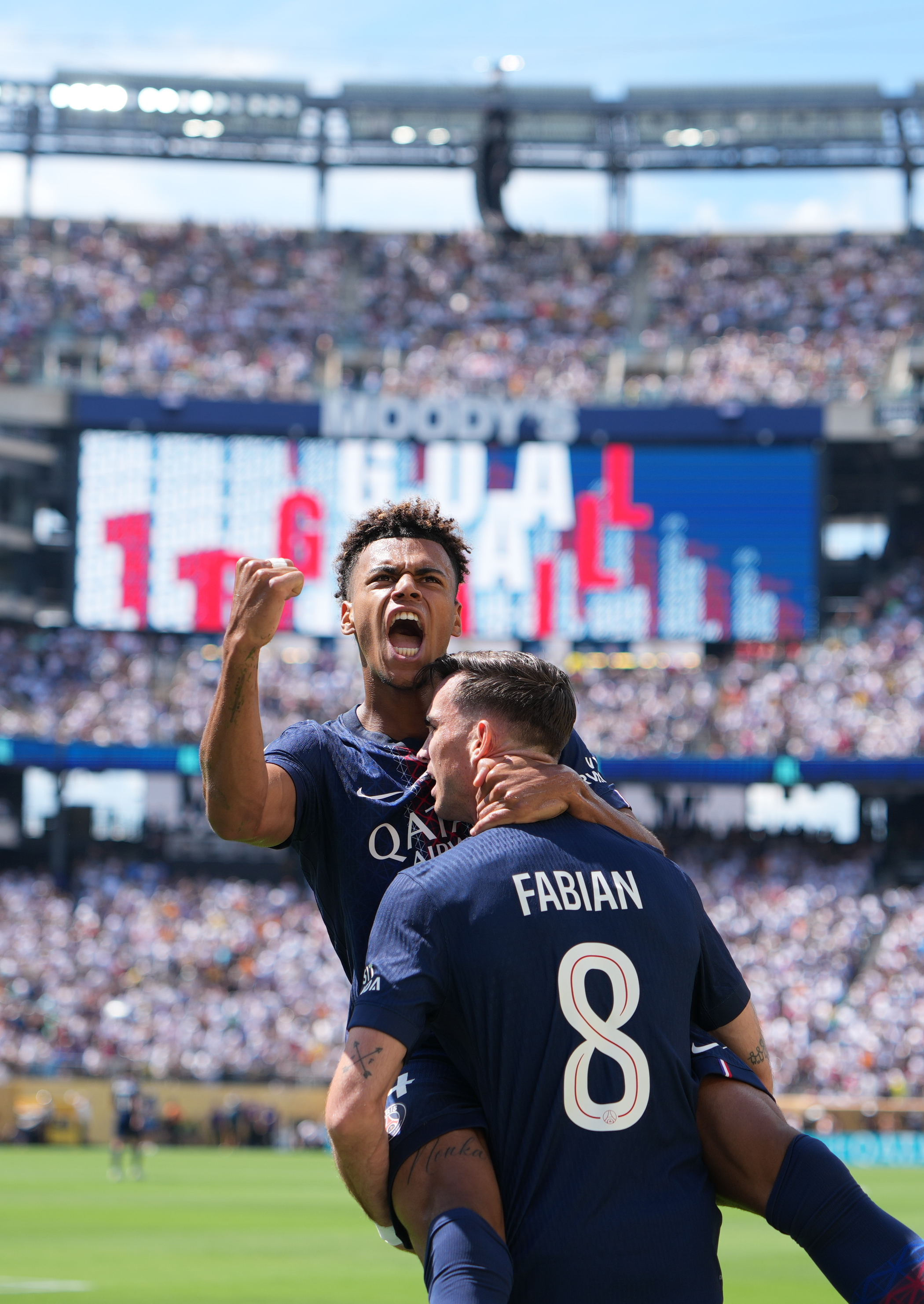 关于巴黎圣日耳曼训练开放日，加时末段手感冰凉引欢呼，中超在即，纪律约束更严格的信息